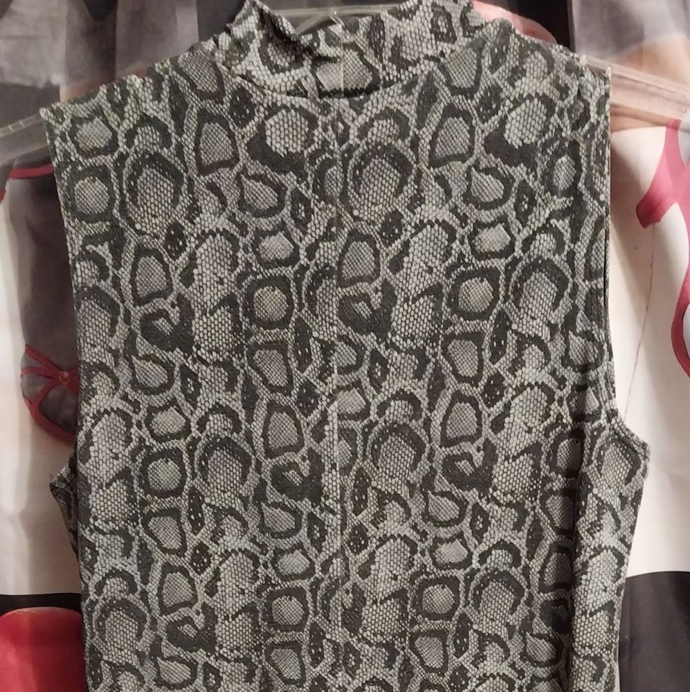Snake pattern Sleevless